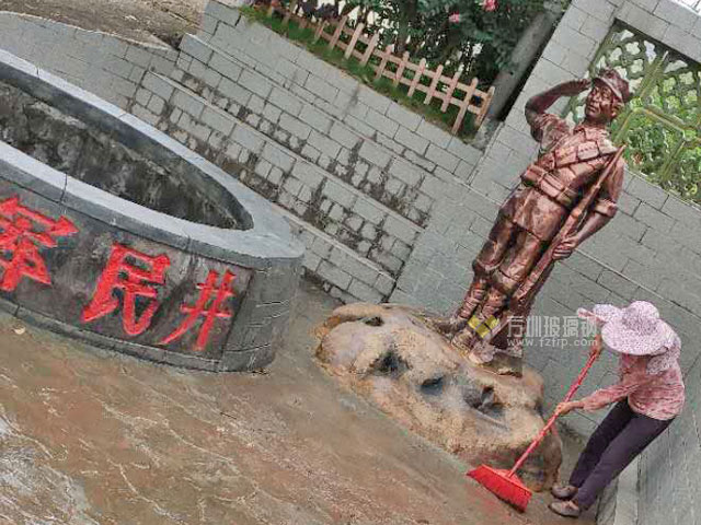 廣東平遠(yuǎn)玻璃鋼紅軍戰(zhàn)士仿銅人物雕塑弘揚(yáng)軍民魚(yú)水情